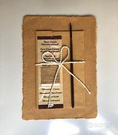 Carta e buste in fibra di ananas fatte a mano.