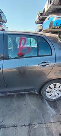 TOYOTA YARIS 2008 PORTA POSTERIORE SX/DX