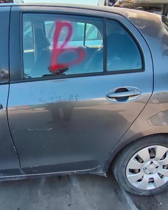 TOYOTA YARIS 2008 PORTA POSTERIORE SX/DX