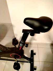 Indoor bike, cyclette.