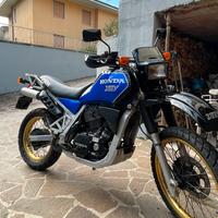 Honda XLV 750 R. O permuto con VESPA