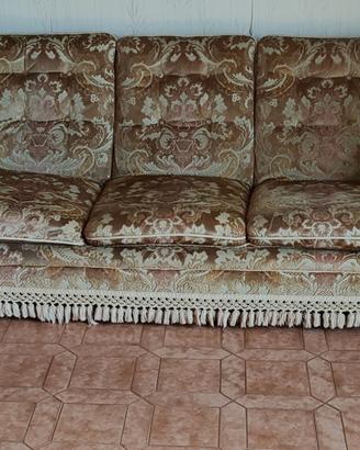 Divano vintage broccato