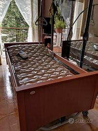 LETTO ELETTRICO CON MATERASSO ANTIDECUBITO NUOVI 