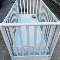 Lettino a doghe bambino con cassettone