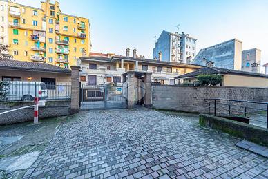 2 LOCALI A BARANZATE