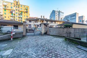 2 LOCALI A BARANZATE