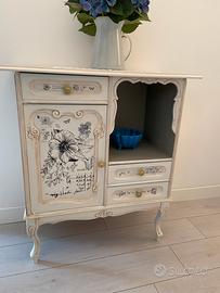Mobiletto shabby chic