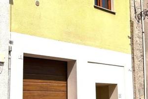 Casa indipendente di 182 m² con 4 locali e box aut