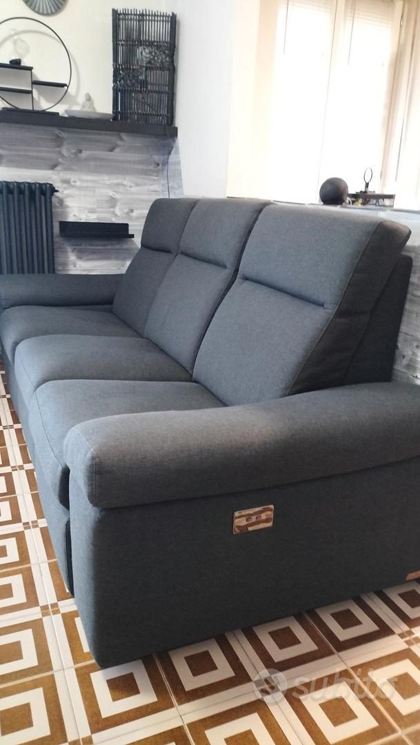 divano 4 posti 2 relax elettrici Poltronesofà - Arredamento e Casalinghi In  vendita a Sondrio