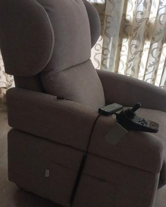 POLTRONA ELETTRICA MOBILE CON JOYSTICK