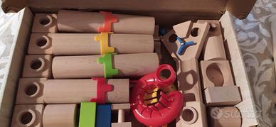 pista in legno per biglie