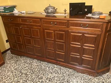 Mobile d’epoca per sala