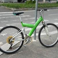 La bicicletta è in misura 26
