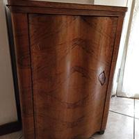 mobile con macchina da cucire