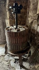 Torchio per Uva antico