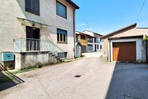 VILLA SINGOLA A MARCALLO CON CASONE