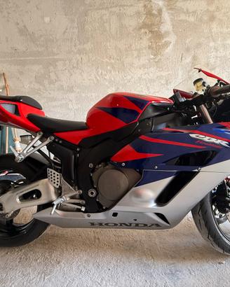 CBR 1000 RR ANNO 2005
