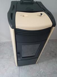 Stufa a riscaldamento Pellet MELINDA NORDICA 