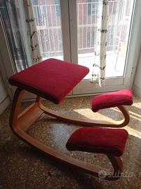 Sedia ergonomica Stokke - Rossa e legno