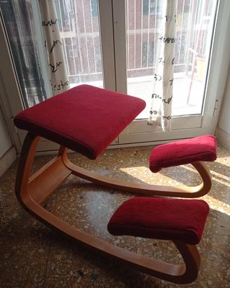 Sedia ergonomica Stokke - Rossa e legno