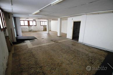 S.BELLINO magazzino/deposito di 110 mq al piano te