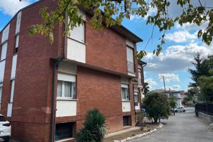 Palazzina Indipendente 1.110mq con Capannone