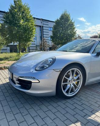 Porsche 911 Carrera 4 Cabrio