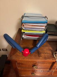 Attrezzo per gambe e bravcia