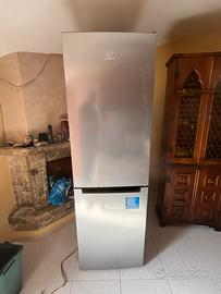 Frigo congelatore indesit come nuovo