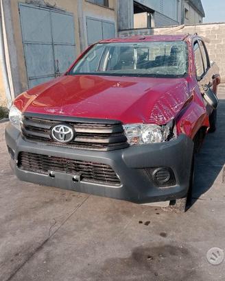 Toyota HILUX 2017 2.4td 2GD-FTV ricambi
