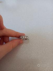 anello con brillantini