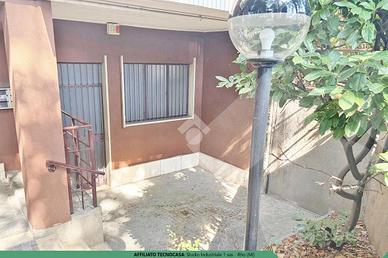 MAGAZZINO A RHO