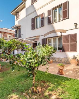 VILLA SINGOLA A CIVITAVECCHIA