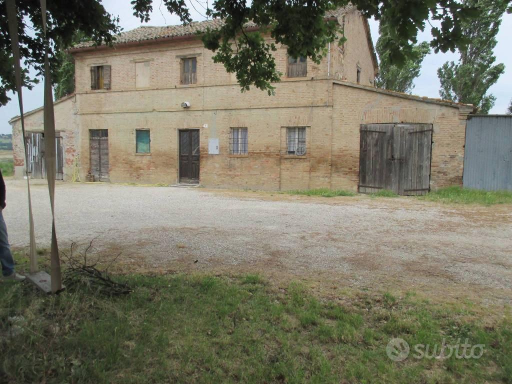 Rustico / Casale di 500 m² con più di 5 locali e b - Vista 5