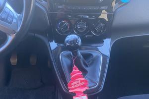 Lancia y