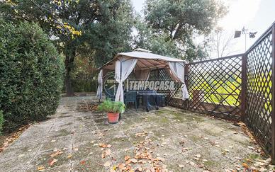 APPARTAMENTO IN VILLA CON GIARDINO PRIVATO