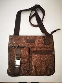 borsa Gucci con tracolla tessuto e pelle.