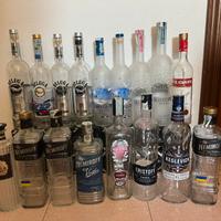 Bottiglie vuote gin vodka rum whysky