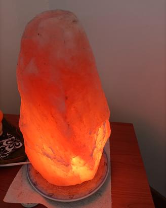 lampada di sale dell"Himalaya  da tavolino 