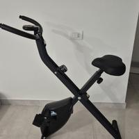 Cyclette pieghevole e leggera