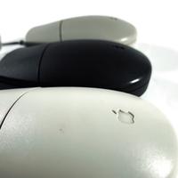 Apple Desktop Mouse Bus II 2 bianchi 1 nero