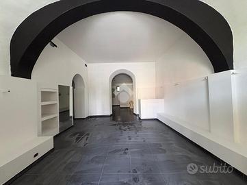 NEGOZIO A MASSA