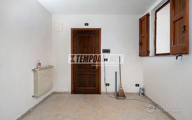 RIF: An231s - Bilocale su due livelli con terrazzo