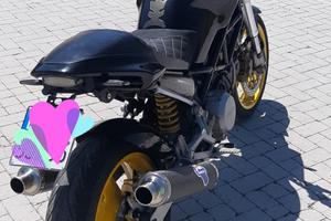 Moto Ducati Monster 620s