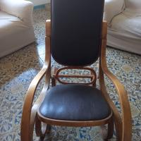 Sedia a dondolo. Perfetto stato.