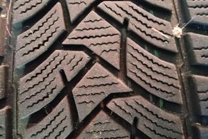 PNEUMATICI INVERNALI DUNLOP 225/50 R17 98H