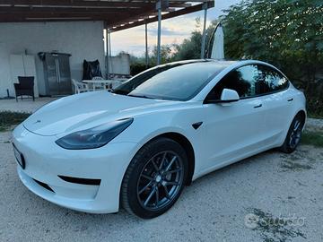 Tesla Model 3 RWD