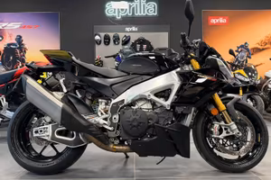 Aprilia Tuono V4 1100 Factory