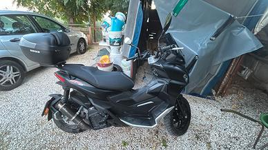 APRILIA SR GT 200