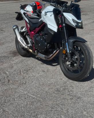 Honda hornet 750